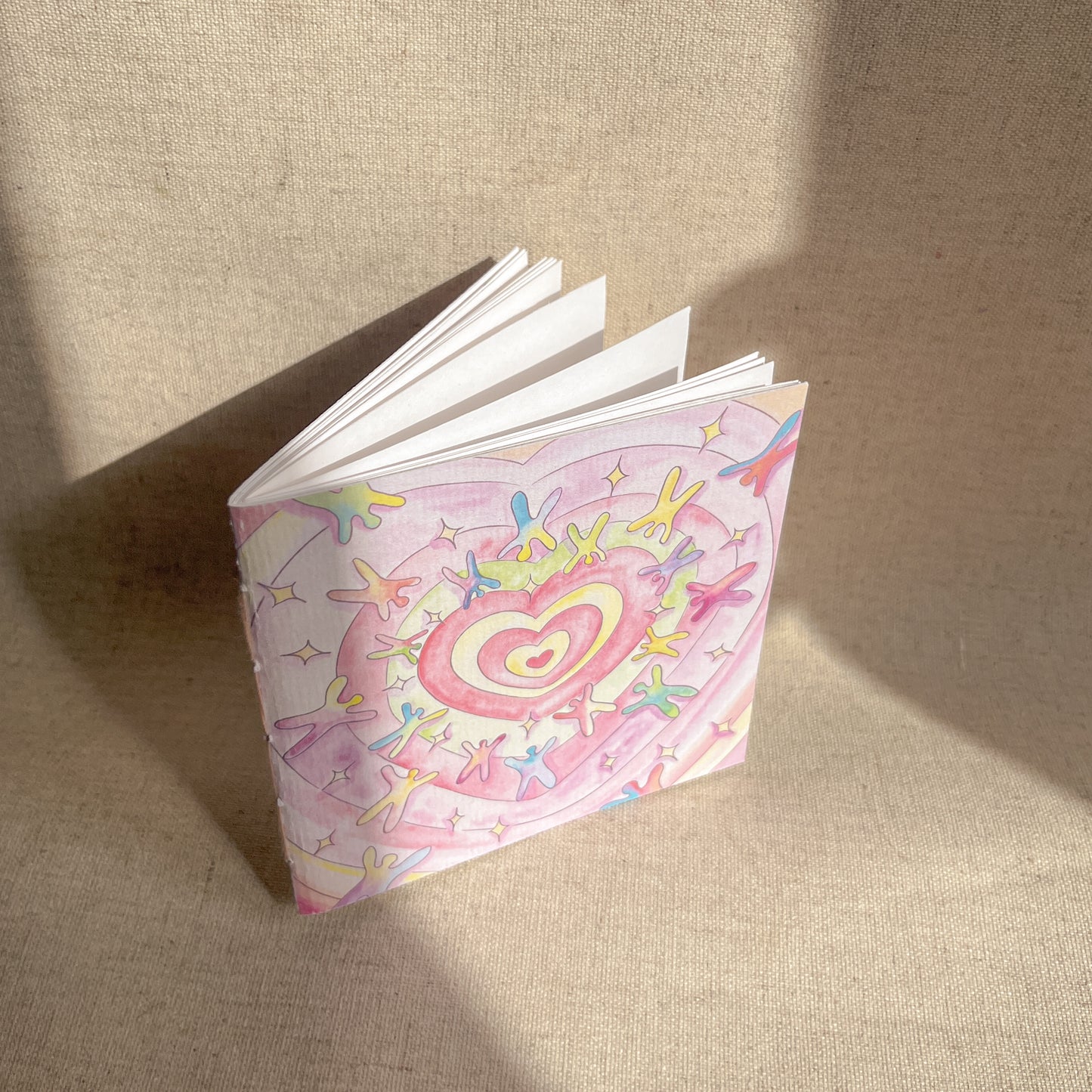 love is all around - carnet